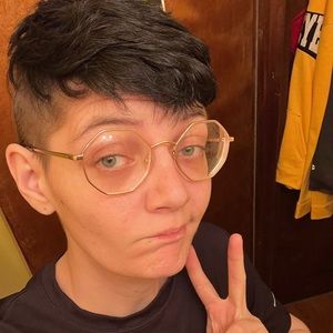 Meet your Posher, Charitie